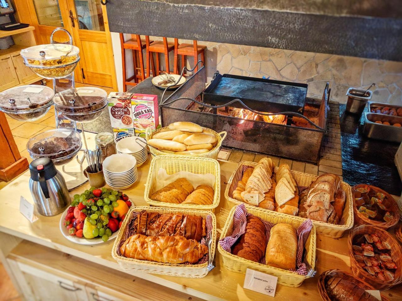 Liptovská Sielnica Hotel Koliba Greta מראה חיצוני תמונה